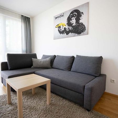 Donaufeld Living - Modernes Und Helles Apartment Wina Bagian luar foto