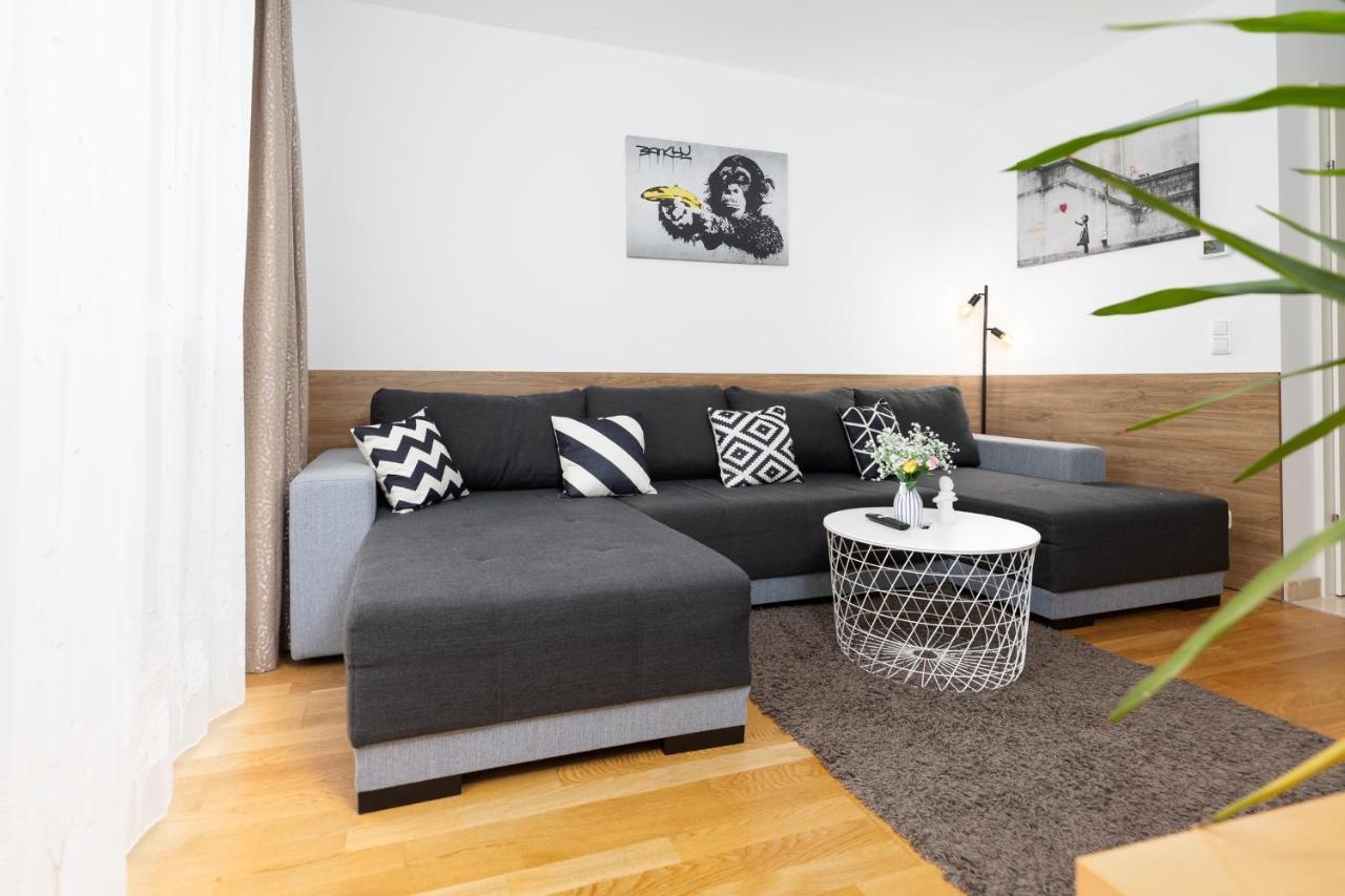 Donaufeld Living - Modernes Und Helles Apartment Wina Bagian luar foto