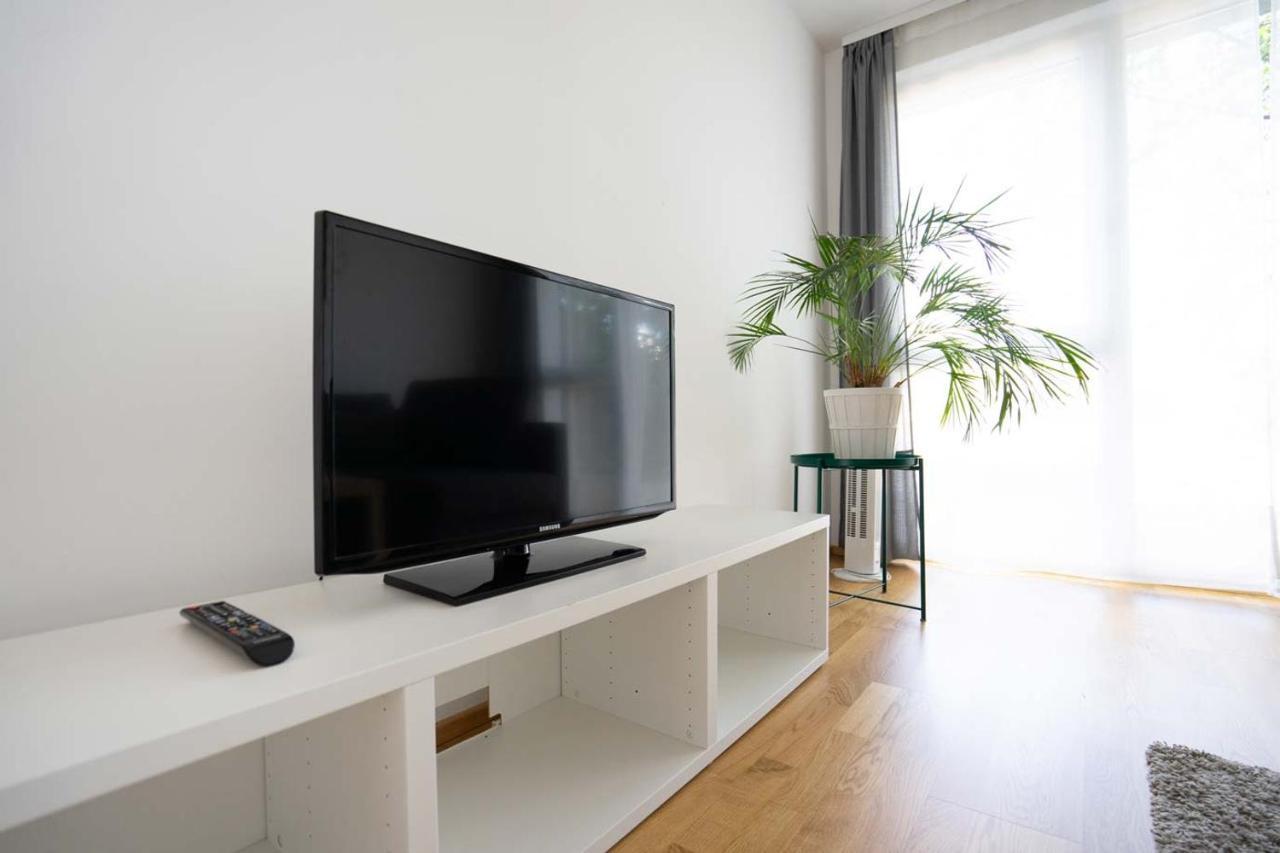 Donaufeld Living - Modernes Und Helles Apartment Wina Bagian luar foto