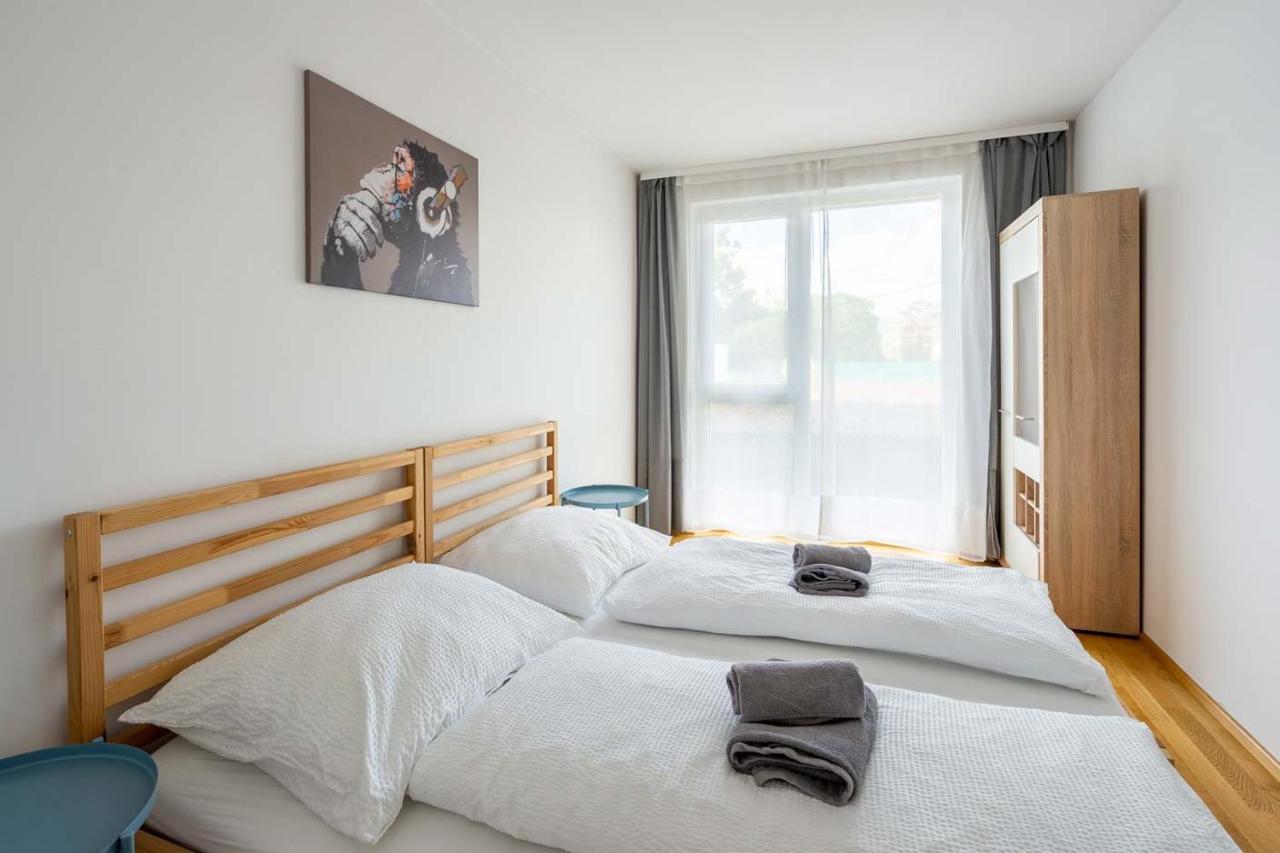 Donaufeld Living - Modernes Und Helles Apartment Wina Bagian luar foto