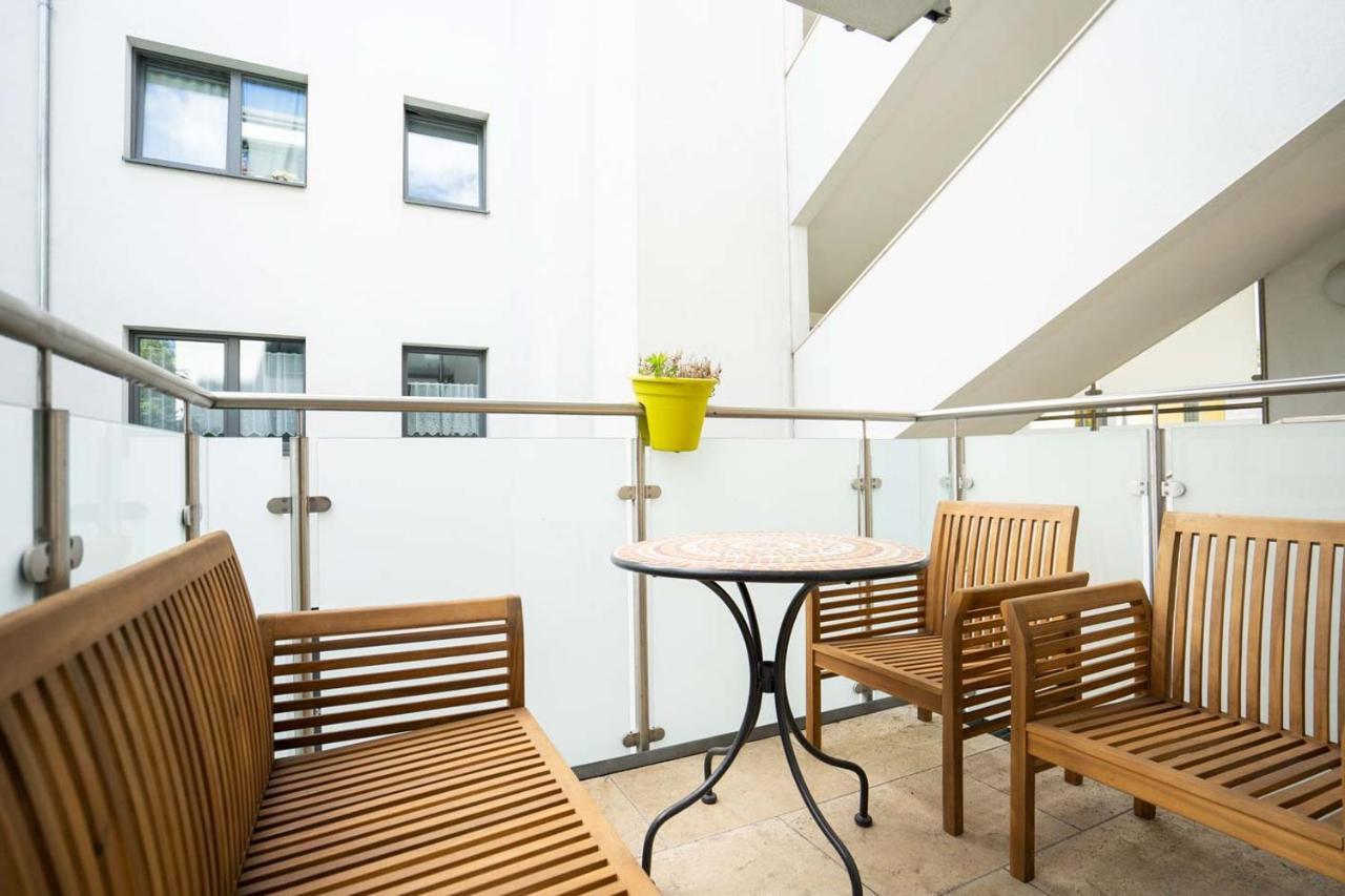 Donaufeld Living - Modernes Und Helles Apartment Wina Bagian luar foto