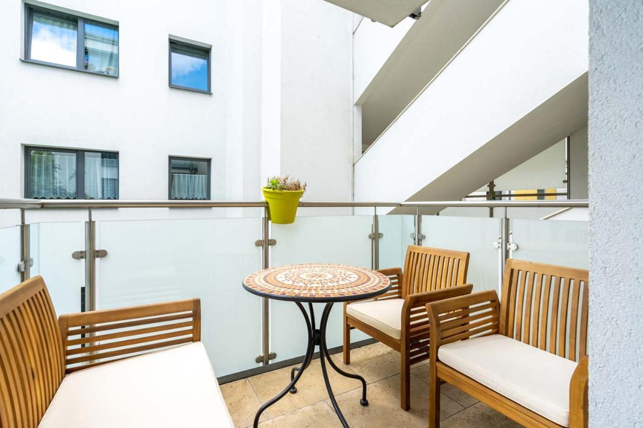 Donaufeld Living - Modernes Und Helles Apartment Wina Bagian luar foto